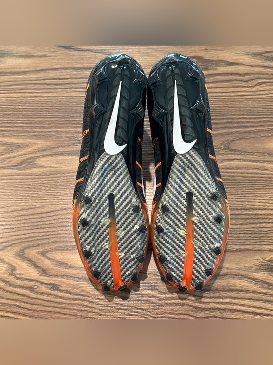 Size 11 Nike Vapor Untouchable 3 Elite Football Cleats Black/Orange AO3006-081 main image 9